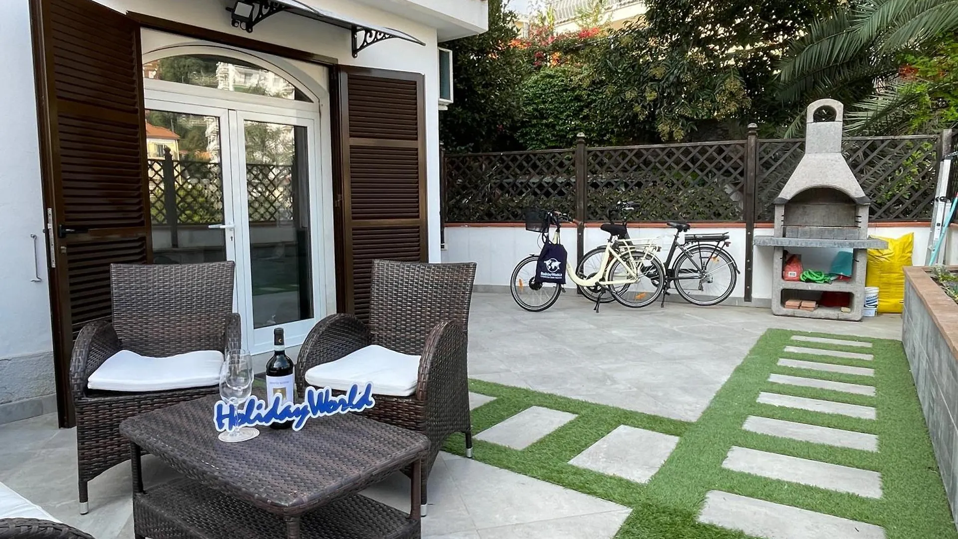 Apartment Il Paradiso Di Via Dante By Holiday World Sanremo